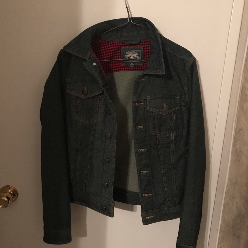 Roots jean jacket size small!